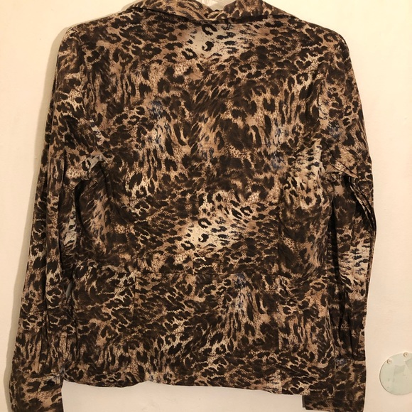 Womens button down Leopard print top size medium - Picture 2 of 7
